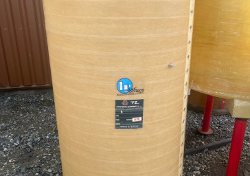 Cuve 10hL en résine fibre de verre d’occasion de marque ZAMBELLI avec plafond mobile et fond plat