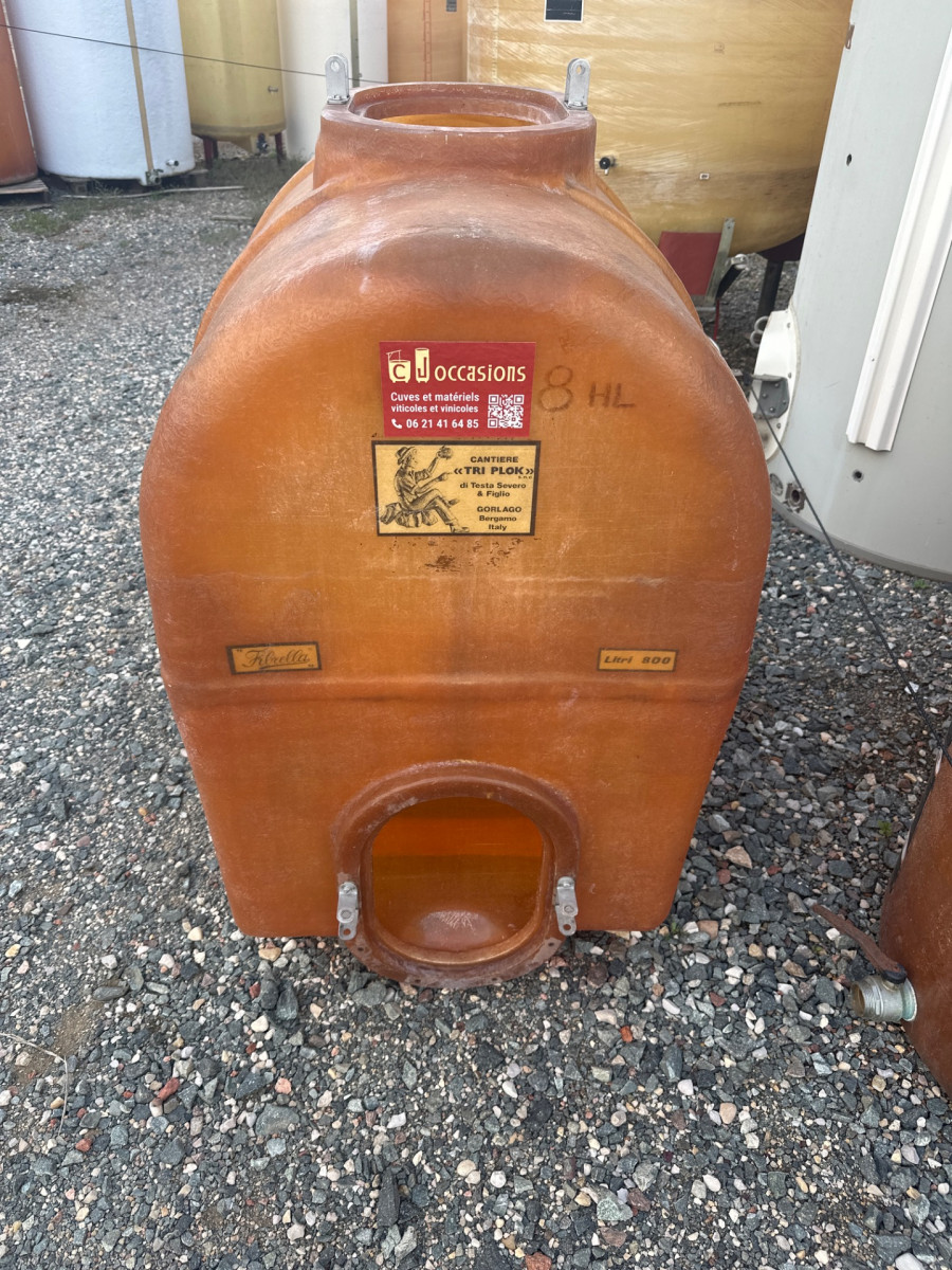 Cuve 8hL en résine fibre de verre d’occasion de marque VEPO