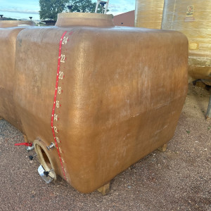 Cuve 25hL en résine fibre de verre d’occasion de marque GIMAR